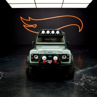 Hot wheels elite 64 land rover defender - 2