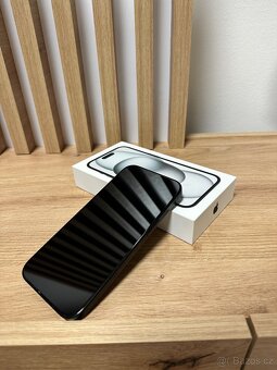 IPhone 15 - 2