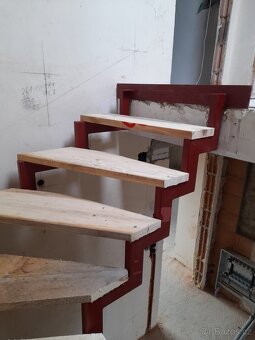 Schody ocelové pravé, tvar U, výška 262 cm - 2