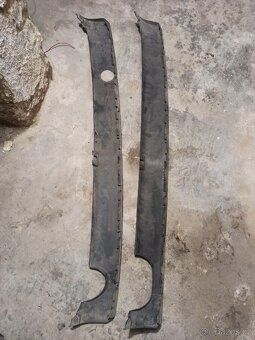 BMW E36 zadní lišta nárazníku - 2