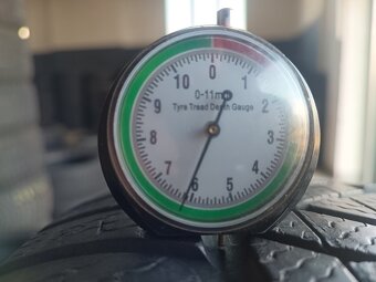 225/40 R19 PIRELLI (2216) - 2