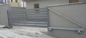 Samonosná brána ,vrata , ploty ,schodistě - 2