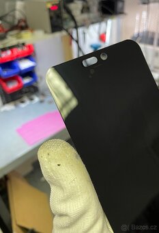 Výměna prasklého skla iPhone - 2