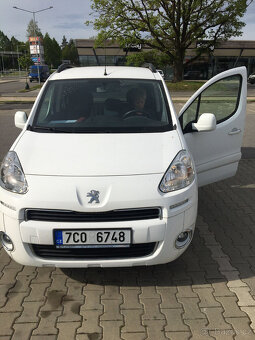 speciálně vybavené auto - 2