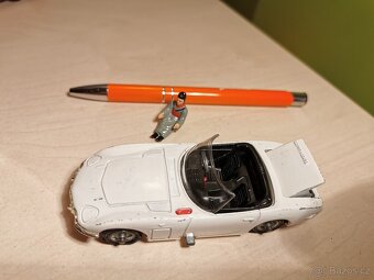 Corgi toys Toyota 2000 JB 007 - 2