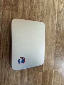Soubor svítilny, kompasu a karabiny v plechové krabičce - 2