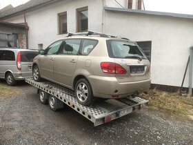 toyota avensis Verso 2.0-85Kw -2001--náhradní díly - 2
