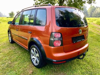VOLKSWAGEN TOURAN CROSS 2.0 TDI,7 míst - 2