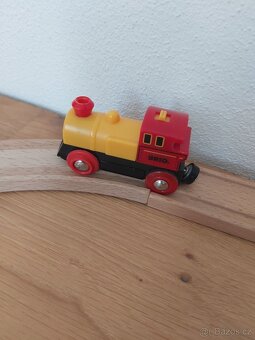Dřevěné koleje s vláčky a dalším příslušenstvím - 2