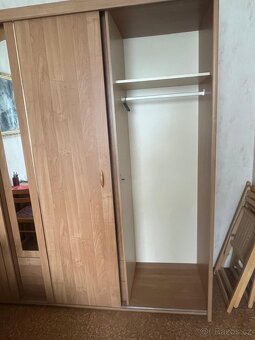 Šatní skříň - 2