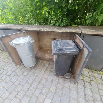 Betonový přístřešek na popelnice - 8 ks - 2