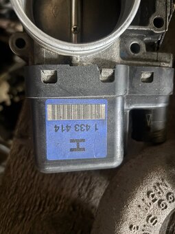 M52b20tu škrtící klapka - 2