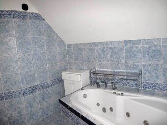 Pronájem podkrovního bytu 3+kk ve Svitavách na nám. Míru - 2