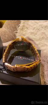 Dámské hodinky Tommy Hilfiger - 2