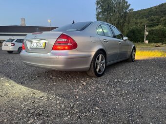 Mercedes w 211 E 5000 - 2