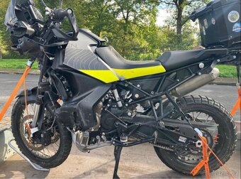 Husqvarna Norden 901 / KTM Adventure 890 - 2