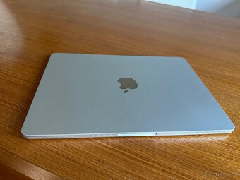 Apple MacBook Air 13" M2 / 256gb / 8GB RAM - 2