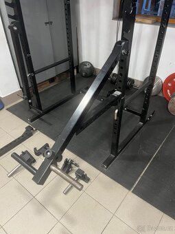 Dřepovací klec, posilovací stroj, power rack, stojan, kladka - 2