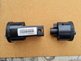 Ovladace vypinac svetiel a stahovanie okien  SKODA VW - 2