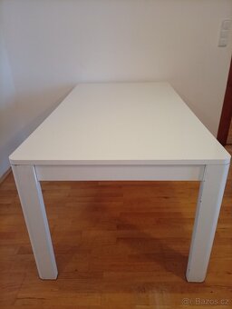Bílý jídelní stůl rozkládací - 2