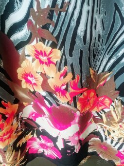 Abstrakce +květy - značkové šaty Julie C XXL, měřte - 2