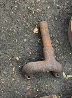 Zetor 25 A K litinové svody výfuk - 2