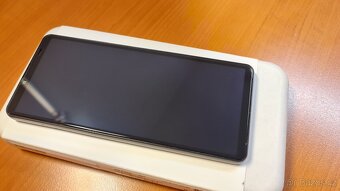 Sony Xperia 10 VI - 2