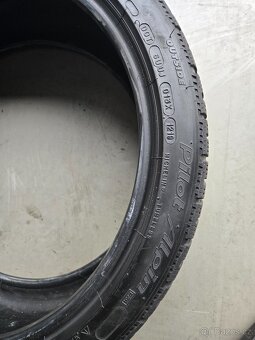 225/40R19 - 2