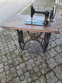 Šicí stroj Singer - 2
