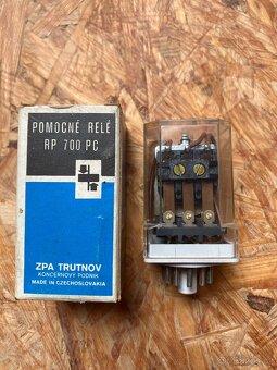 Pomocné relé RP 700 PC - 2