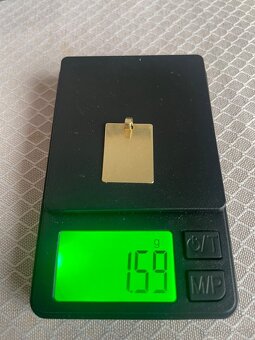 Zlatý přívěsek - 2