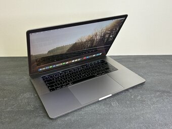 MacBook Pro 15'' 2018 / i7 / 16GB RAM / 512GB SSD - DPH - 2
