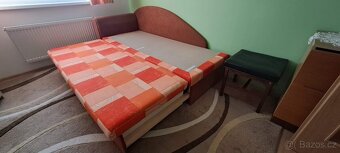 Rozkládací rohová válenda s úložným prostorem - 2