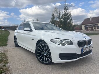 BMW 520 xDrive AT - 2