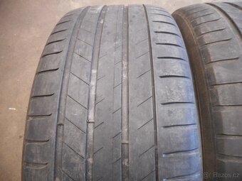 255/55R19 - 2