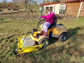 Prodám zahradní traktor Stiga Park Royal (r. v. 2000) po kom - 2
