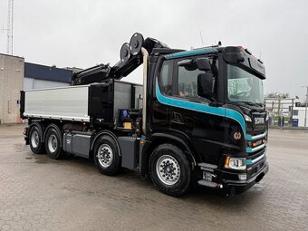 Scania G500 8x4 - třístranný sklápěč s hydraulickou rukou - 2