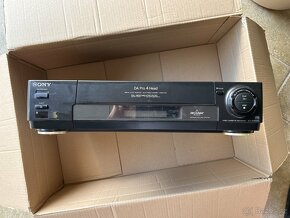 ELEKTRONIKA - DVD, VHS, klávesnice, repráky, ovladače… - 2