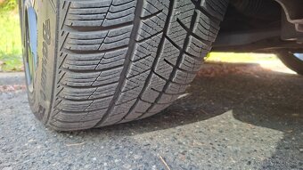 Prodám zimní pneumatiky Barum Polaris 5 235/45 R18 V98 - 2