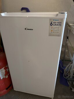 Malá lednice CANDY 90 l - 2