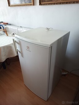 Prodám lednici Electrolux ERF1904FOW velmi zachovalý stav - 2