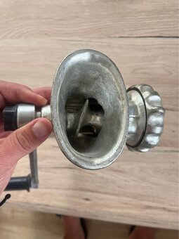 Mlýnek na maso - 2