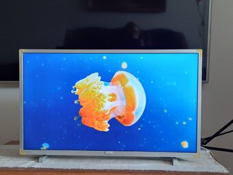 Smart TV Philips 32PFS5823 - úhlopříčka 81cm,Wi-Fi, DVBT2 - 2