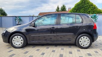 Volkswagen Golf V 1,6 FSI - 85kw. PĚKNÝ STAV - NOVÁ STK - 2
