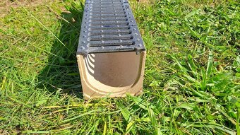 Odvodňovací žlab SELF LINE 100/110 s litinovým roštem - 2