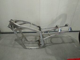 Suzuki GSX R 750 rám + švýcarské doklady - 2
