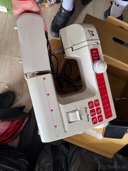 Šicí stroj E&R - 2