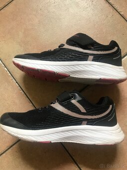 Černé tenisky vel.33 - 2