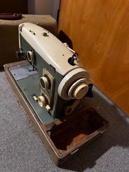 Šicí stroj automatik - 2