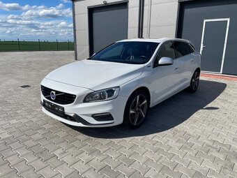 PRODÁNO V60 D6 Plug-in Hybrid 2.4D6 162kw+el. 50kw (212kw) - 2